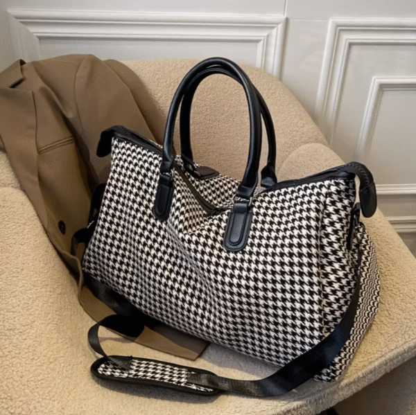 Screenshot 2025-10-31 at 19.30.33 Black Four One Large Capacity Travel Bag