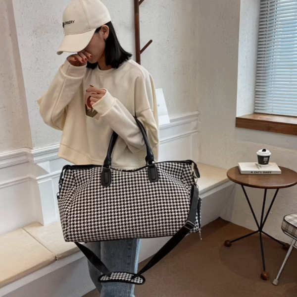 Screenshot 2025-10-31 at 19.31.00 Black Four One Large Capacity Travel Bag